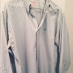 Brooks Brothers Button Up Shirt Size Medium